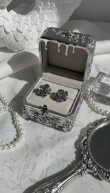 [クォン・ウンビ Piercing] メタルローズピアス - Silver Color