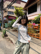 アイテムスパンオフショルダーロングスリーブtシャツ