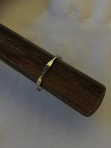 Wave thin ring