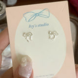 リボンピアス