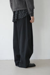 sculpted curved pants