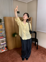 モネツーボタンブラウス