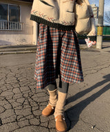 コーラルチェックスカート