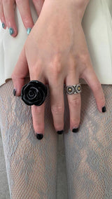 Black rose bold ring