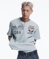 ミリタリーエンブレムヘンリーネッククロップドTシャツ - グレー