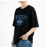 オーバーフィットクルーネックユニバーシティカーモ半袖Tシャツ ブラックブルー