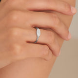 [Lee Se-young, TripleS Jiwoo, Weekly Sujin, Hong Su-hyun Worn] Glam Stone Setting Signet 925 Silver + Rhodium Plating Adjustable Size Ring R037-02H