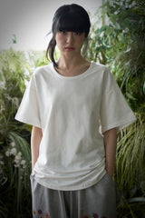 エッセンシャル プリーツ Uネック 1/2 Tシャツ (Off-White)