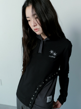 コントゥアアイレットポイントスリムフィットフードTシャツ