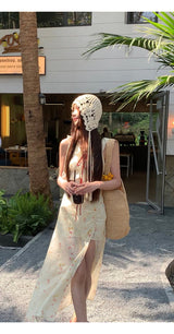 Beige knit hat, bucket hat