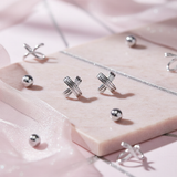 [NMIXX Kyujin Earrings] アーバンバンデージシェイプピアス - Silver Color