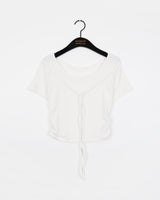 Chano リボンストラップラウンドシャーリングクロップド半袖Tシャツ