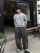 Double pocket patch cropped sweatshirt