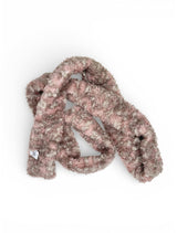 O Logo Boa Muffler / Pink Multi