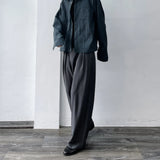 Curved Pleated Wide Trousers