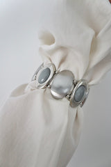 Oval bracelet watch 