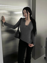 Button Slim V-Neck Knit