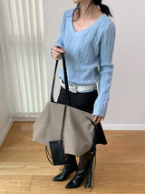 フロストソフトVネックウールニット