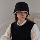 トリップルケーブルニットバッケットハット (Black)