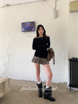 ブラックホールオフショルダー長袖ニット