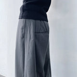 Curved Pleated Wide Trousers
