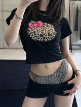 Black short pants