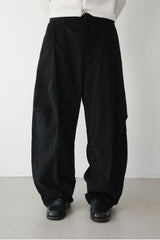 volume curved corduroy pants