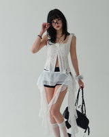 a bean button punching bustier blouse