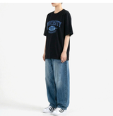 オーバーフィットクルーネックユニバーシティカーモ半袖Tシャツ ブラックブルー