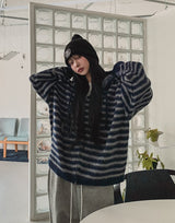 ONZストライプモヘアニットフードジップアップ