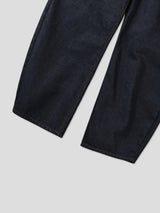 Non-faded curved raw denim pants