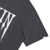 スマッジングスカルグラフィックTシャツ_チャコール