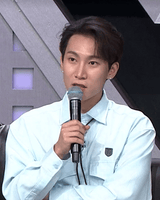 オパールカラー スタッド 925シルバーイヤリング E014-03H (Worn by Twice's Nayeon, GFriend's Yerin, and Seo Eunkwang)