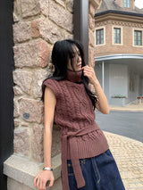 タートルネックツイストストラップスリーブレスニットウェア