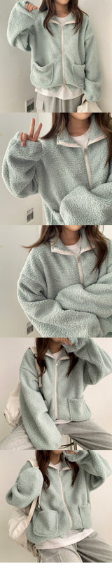 ドゥジ刺繍ハイネックウールジップアップ