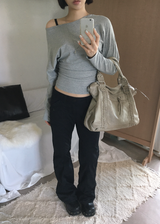 キシュ ラグラン スリムフィット ルーシュド ロングスリーブ Tシャツ ウィズ シンチド ウエスト