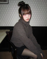 Choru High-Neck Button Knit