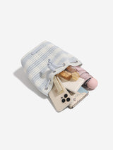 Two-way woven hollow bucket