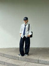  Curved stitch denim pants