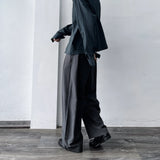 Curved Pleated Wide Trousers