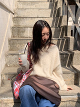 Nayu Hairy Lip Neck Loose Knit