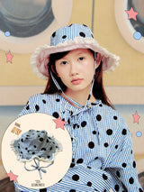 水玉模様の日よけ帽子