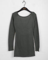 ティリトバックスリットクロスストラップパンチングUネックオフショルダーロングスリーブTシャツ
