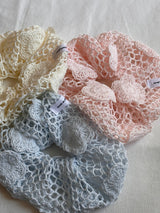 FLUTTER FLOWER CROCHET SCRUNCHIE
