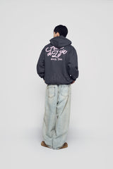 24FW ワールドツアースクリプトロゴフーディー チャコール