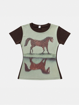 DOTTED HORSE GRAPHIC SLIM TEE