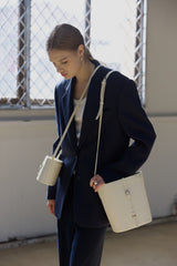 TRONCO BUCKET BAG MILK