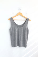 Natural fit color sleeveless