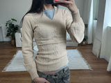 ケーブルVネックニット