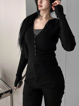 Button Slim V-Neck Knit